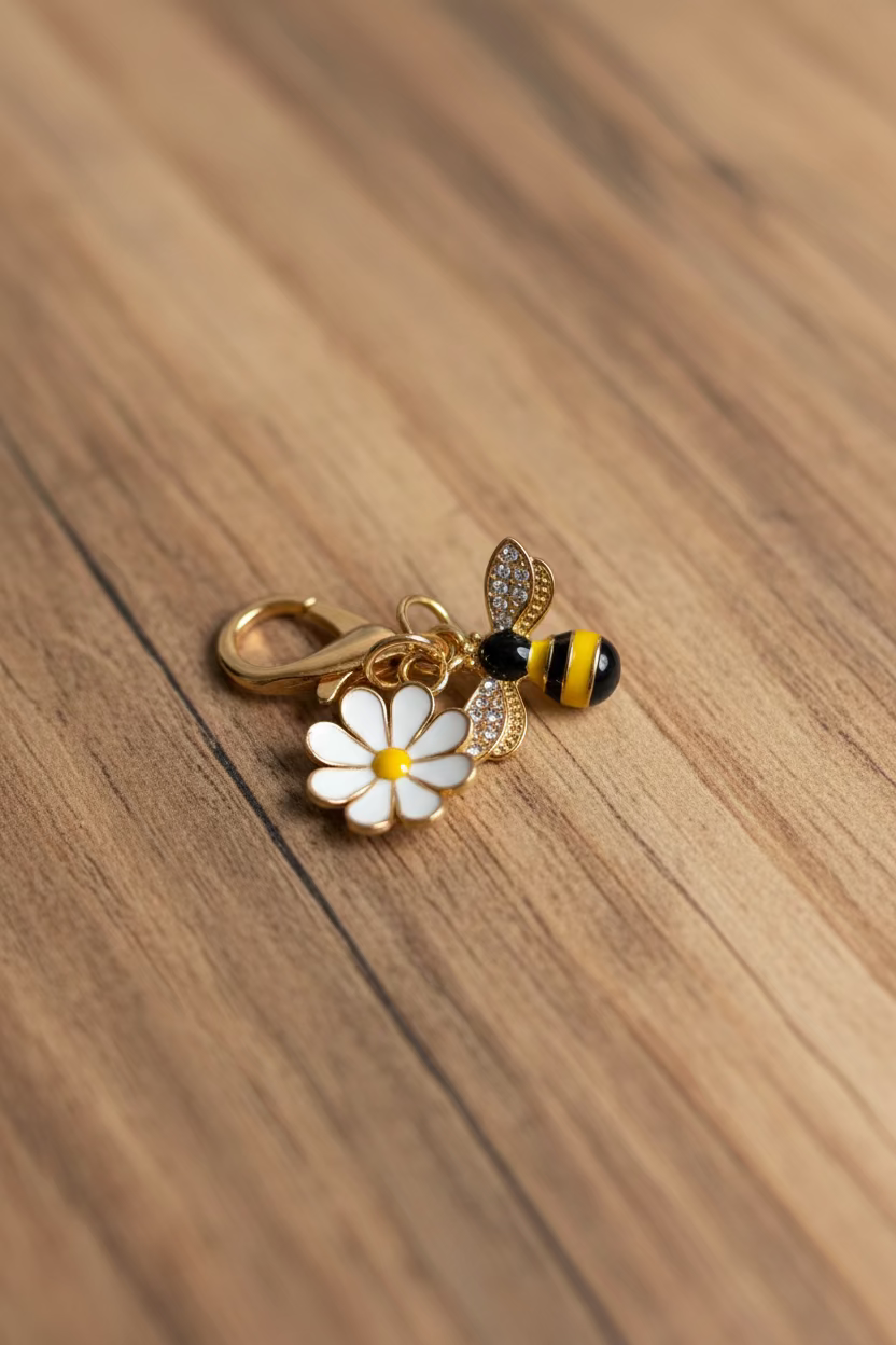 Charming Handmade Bee Pattern Purse - Your Perfect Makeup Bag Companion