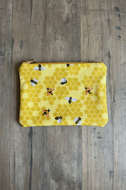 Charming Handmade Bee Pattern Purse - Your Perfect Makeup Bag Companion